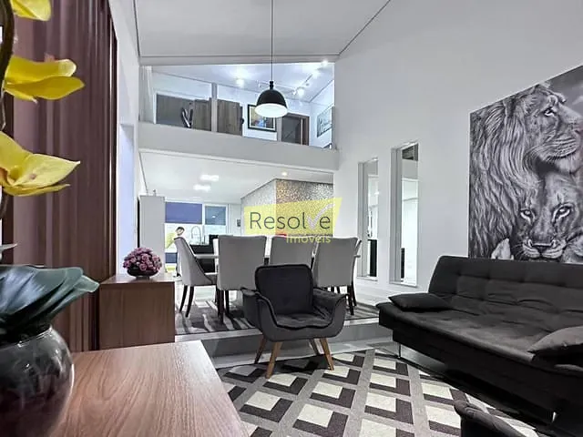 Sobrado com 360m² 3 quartos e 5 banheiros, à venda, no bairro Parque Residencial Itapeti em Mogi das Cruzes