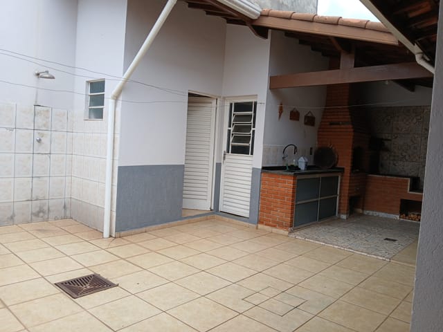 Sobrado com 240m² 3 quartos e 3 banheiros, à venda, no bairro Jardim Maria Augusta em Taubaté