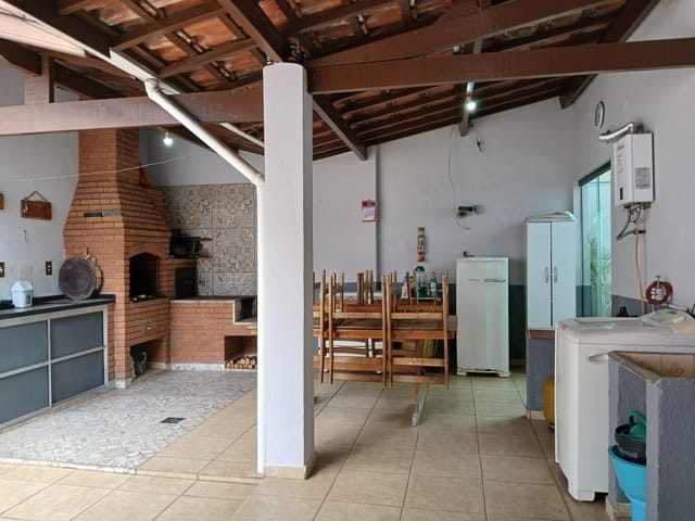 Sobrado com 240m² 3 quartos e 3 banheiros, à venda, no bairro Jardim Maria Augusta em Taubaté