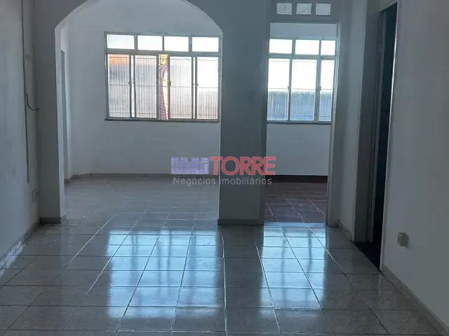 Sobrado 3 quartos e 2 banheiros, para alugar, no bairro Centro em Ilhéus