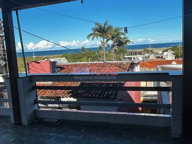 Sobrado 3 quartos e 2 banheiros, para alugar, no bairro Centro em Ilhéus