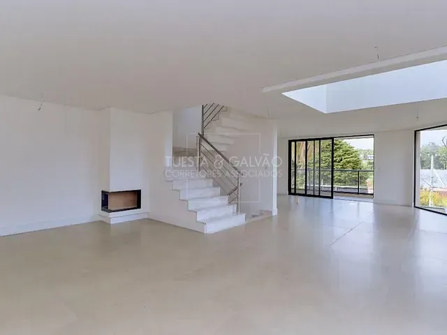 Sobrado com 322m² 3 quartos e 5 banheiros, à venda, no bairro Santo Inácio em Curitiba