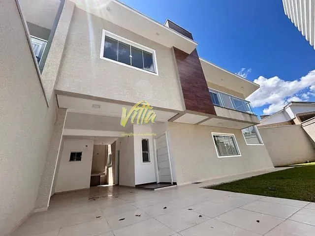 Sobrado com 250m² 3 quartos e 3 banheiros, à venda, no bairro Centro em Araucária
