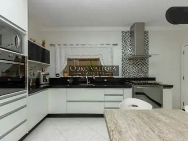 Sobrado 4 quartos e 3 banheiros, à venda, no bairro Jardim Pinheiros em São Paulo
