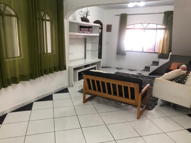 Sobrado com 125m² 4 quartos e 3 banheiros, à venda, no bairro Jardim Santo André em Santo André