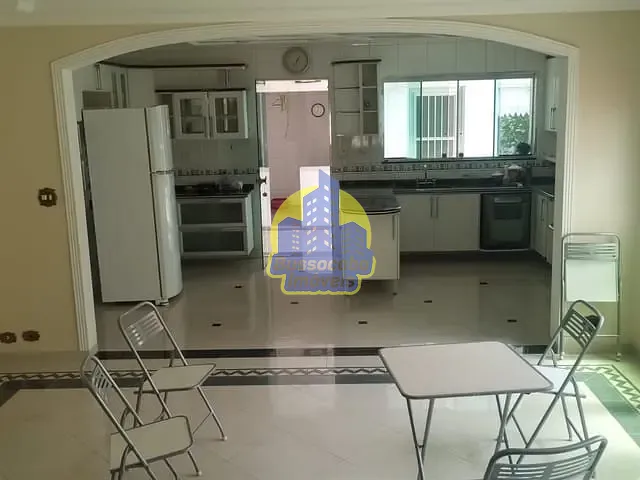 Sobrado com 200m² 3 quartos e 3 banheiros, à venda, no bairro Vila Yara em Osasco