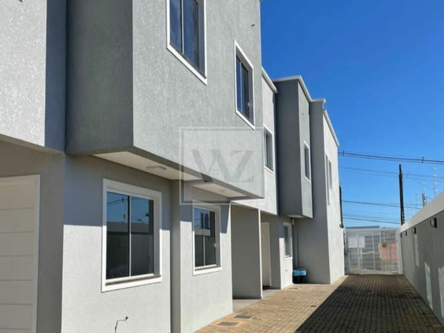 Sobrado com 101m² 3 quartos e 3 banheiros, à venda, no bairro Olarias em Ponta Grossa