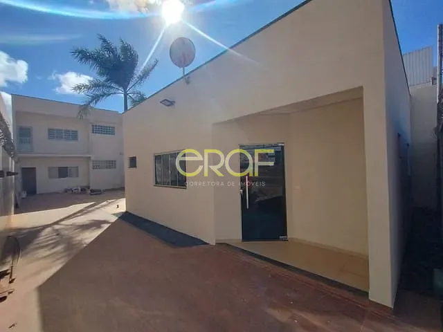 Sobrado à venda, no bairro Jardim Califórnia em Formosa