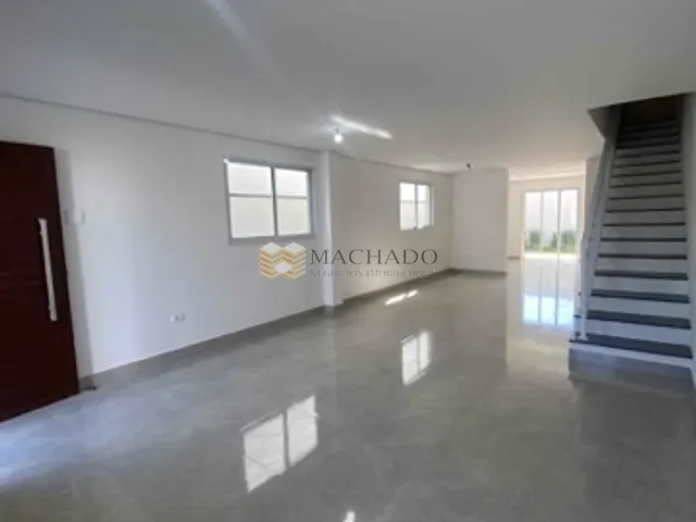 Sobrado com 150m² 3 quartos e 4 banheiros, à venda, no bairro Chácara Jaguari (Fazendinha) em Santana de Parnaíba