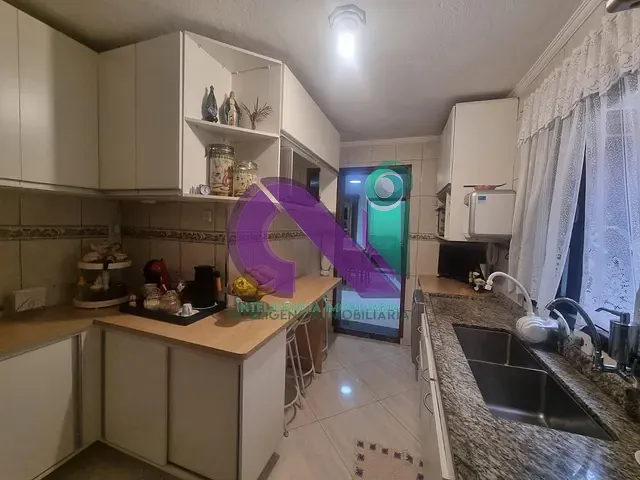 Sobrado com 200m² 3 quartos e 2 banheiros, à venda, no bairro km 18 em Osasco