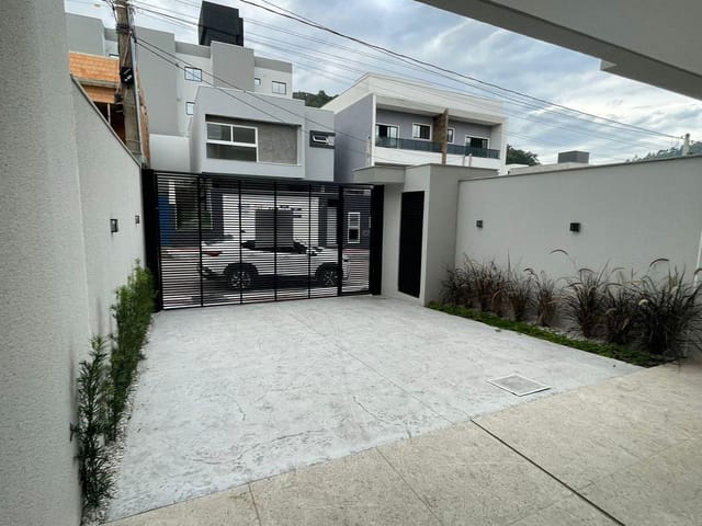 Foto do Sobrado - Excelente Tripex à venda no bairro São Francisco de Assis em Camboriú, SC | Lions Group Imóveis