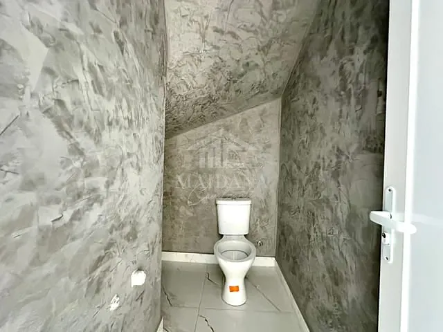 Sobrado com 180m² 3 quartos e 3 banheiros, à venda, no bairro Centro em São José dos Pinhais