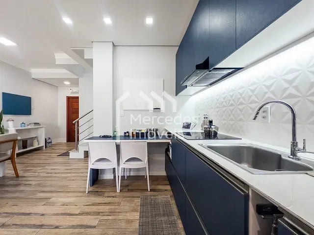 Sobrado com 160m² 3 quartos e 2 banheiros, à venda, no bairro São João em Itajaí