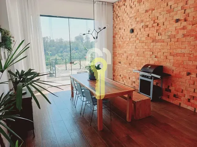 Sobrado 3 quartos e 4 banheiros, à venda, no bairro Jardim Caiapiá em Cotia
