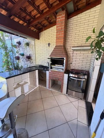 Sobrado com 330m² 4 quartos e 4 banheiros, à venda, no bairro TABAU em Pindamonhangaba