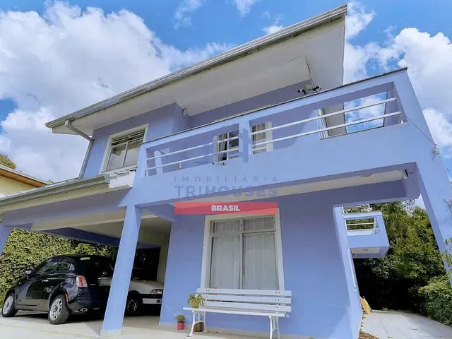 Sobrado 3 quartos e 3 banheiros, à venda, no bairro São Lourenço em Curitiba