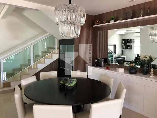 Sobrado com 389m² 3 quartos e 5 banheiros, à venda, no bairro Engordadouro em Jundiaí