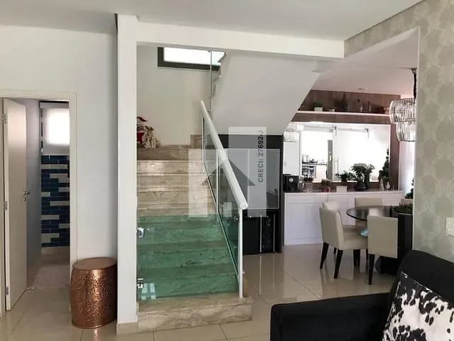 Sobrado com 389m² 3 quartos e 5 banheiros, à venda, no bairro Engordadouro em Jundiaí