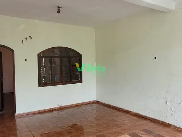 Sobrado 3 quartos e 2 banheiros, à venda, no bairro Estação em Itaquaquecetuba