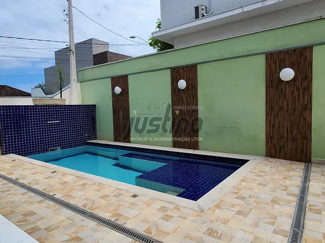 Sobrado com 283m² 3 quartos e 2 banheiros, à venda, no bairro Vila São Paulo em Itanhaém