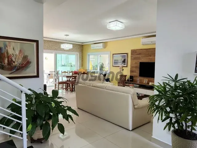 Sobrado com 283m² 3 quartos e 2 banheiros, à venda, no bairro Vila São Paulo em Itanhaém