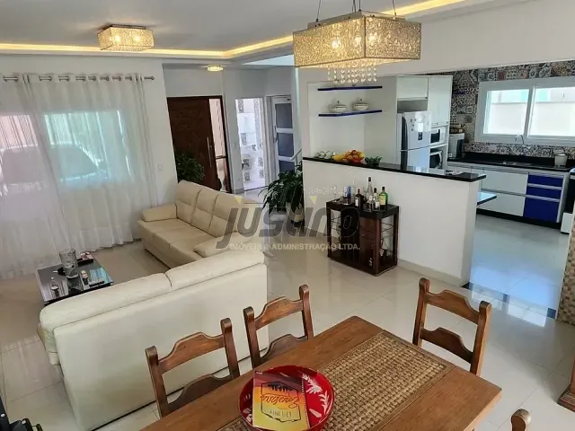 Sobrado com 283m² 3 quartos e 2 banheiros, à venda, no bairro Vila São Paulo em Itanhaém