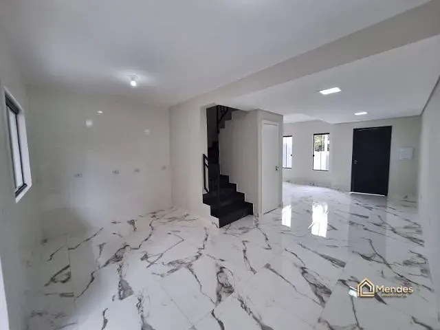 Sobrado com 90m² 3 quartos e 2 banheiros, à venda, no bairro Sítio Cercado em Curitiba