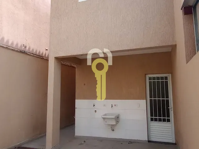 Sobrado 3 quartos e 3 banheiros, à venda ou para alugar, no bairro Jardim Rio das Pedras em Cotia