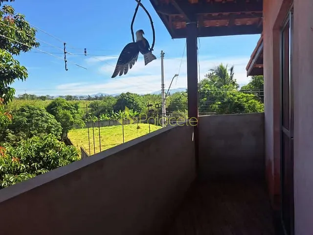 Sobrado com 525m² 3 quartos e 2 banheiros, à venda, no bairro Goiabal em Pindamonhangaba