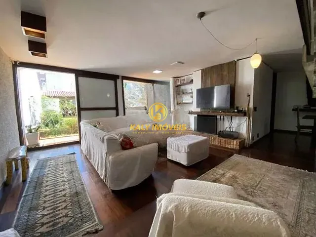 Sobrado com 500m² 5 quartos e 1 banheiro, à venda, no bairro Santa Maria em São Caetano do Sul
