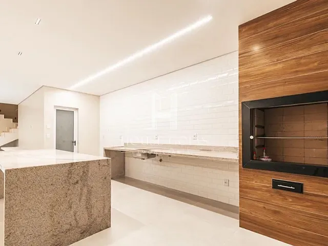 Sobrado com 210m² 3 quartos e 4 banheiros, à venda, no bairro Jardim Atlântico em Goiânia