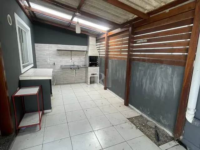 Sobrado 2 quartos e 2 banheiros, à venda, no bairro Centro em Tijucas