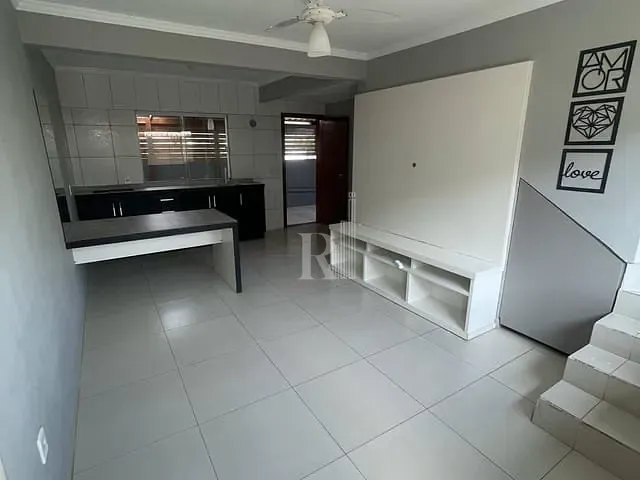 Sobrado 2 quartos e 2 banheiros, à venda, no bairro Centro em Tijucas