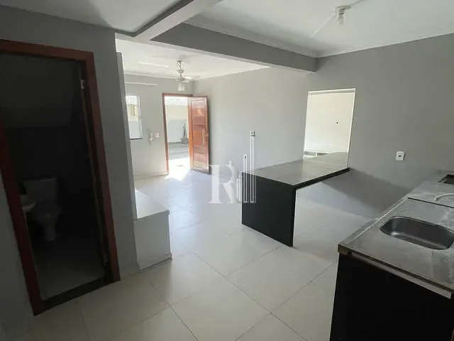 Sobrado 2 quartos e 2 banheiros, à venda, no bairro Centro em Tijucas