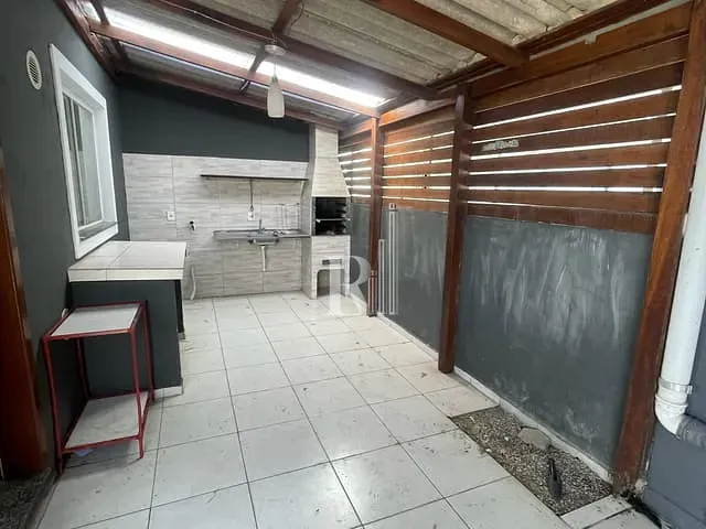 Sobrado 2 quartos e 2 banheiros, à venda, no bairro Centro em Tijucas