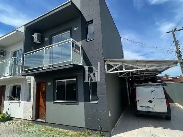 Sobrado 2 quartos e 2 banheiros, à venda, no bairro Centro em Tijucas