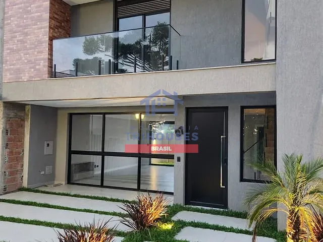 Sobrado 3 quartos e 4 banheiros, à venda, no bairro Pilarzinho em Curitiba