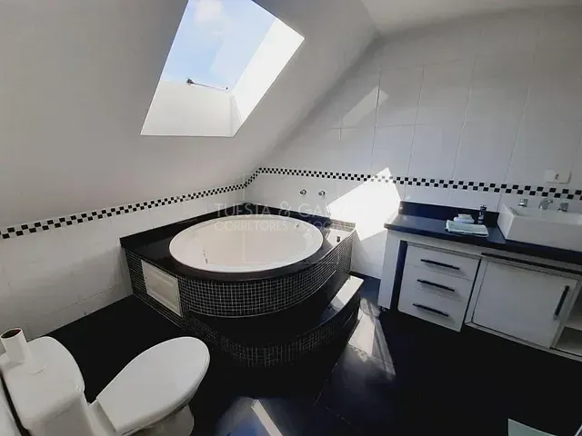 Sobrado com 78m² 2 quartos e 2 banheiros, à venda, no bairro São Gabriel em Colombo