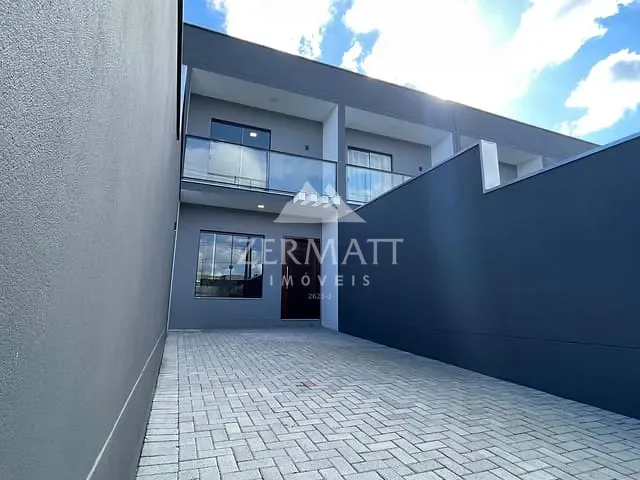 Sobrado 2 quartos e 2 banheiros, para alugar, no bairro Belchior Central em Gaspar