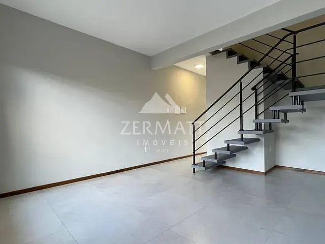 Sobrado 2 quartos e 2 banheiros, para alugar, no bairro Belchior Central em Gaspar