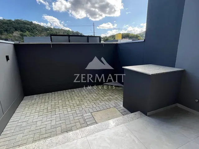 Sobrado 2 quartos e 2 banheiros, para alugar, no bairro Belchior Central em Gaspar
