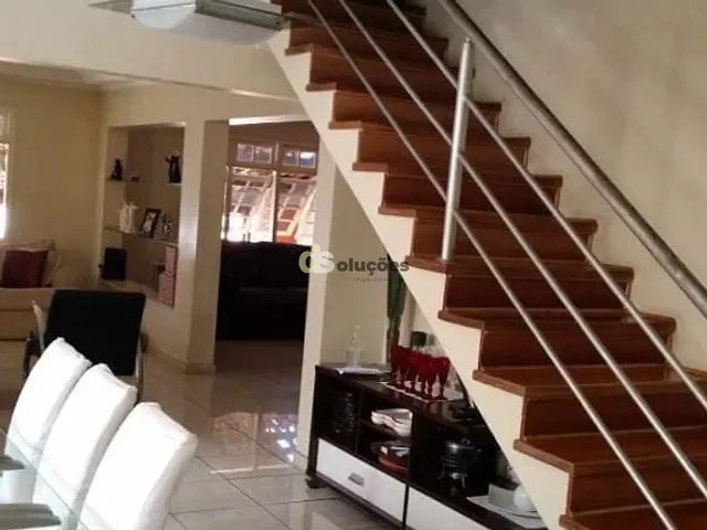 Sobrado com 600m² 4 quartos e 3 banheiros, à venda, no bairro Jardim Mutinga em São Paulo