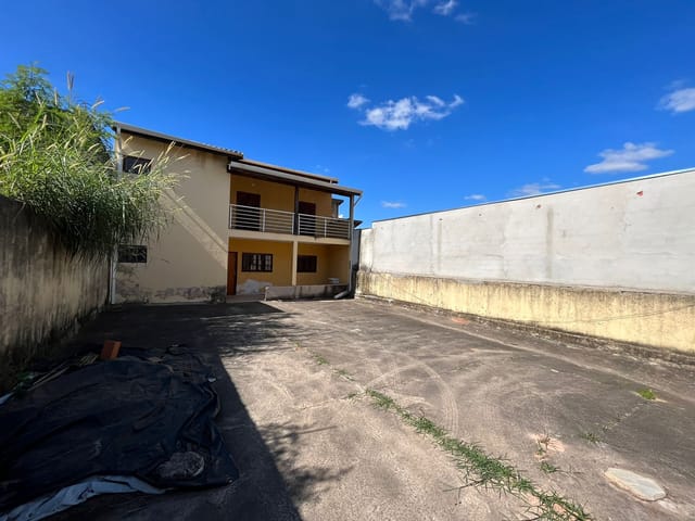 Sobrado com 200m² 3 quartos e 2 banheiros, à venda, no bairro Santa Clara em Campinas