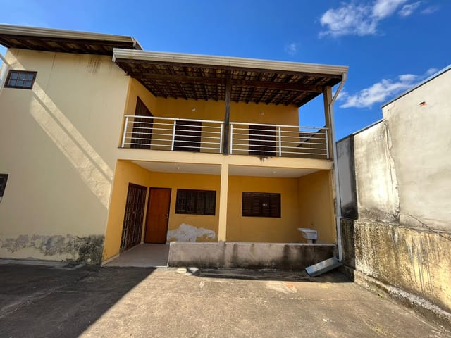 Sobrado com 200m² 3 quartos e 2 banheiros, à venda, no bairro Santa Clara em Campinas