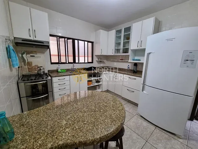 Sobrado 4 quartos e 3 banheiros, à venda, no bairro Prainha em São Francisco do Sul