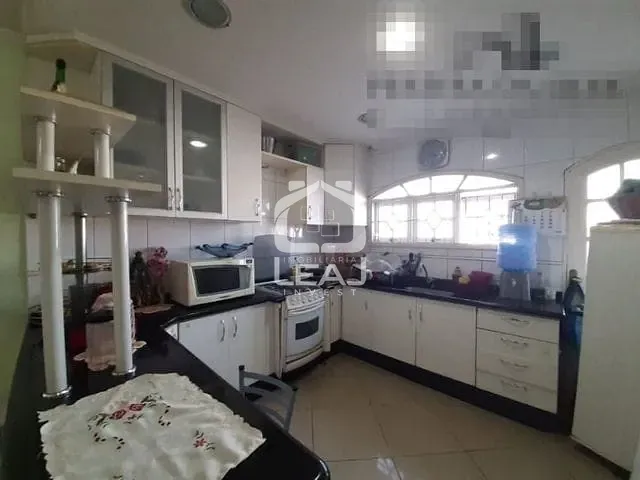 Sobrado com 180m² 3 quartos e 1 banheiro, à venda, no bairro Parque Maria Helena em São Paulo