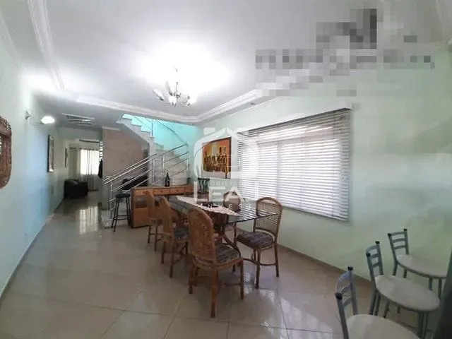 Sobrado com 180m² 3 quartos e 1 banheiro, à venda, no bairro Parque Maria Helena em São Paulo