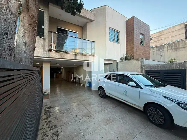 Sobrado com 500m² 5 quartos e 3 banheiros, à venda, no bairro Centro em Apucarana