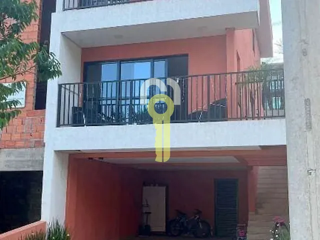 Sobrado 3 quartos e 4 banheiros, à venda, no bairro Sítio Boa Vista em Cotia