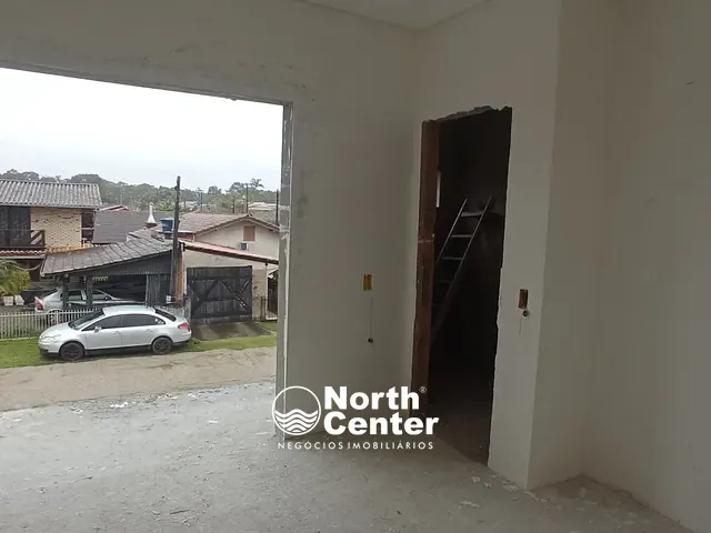 Sobrado com 74m² 2 quartos e 3 banheiros, à venda, no bairro pinheiros em Balneário Barra do Sul